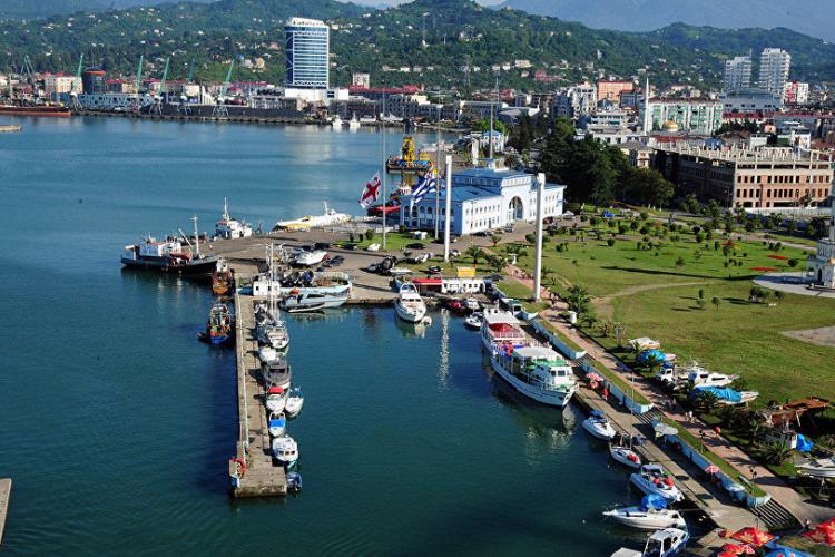 2019_12_19_Port_Batumi-RIA_Novosti-Besik_Pipiya.jpg