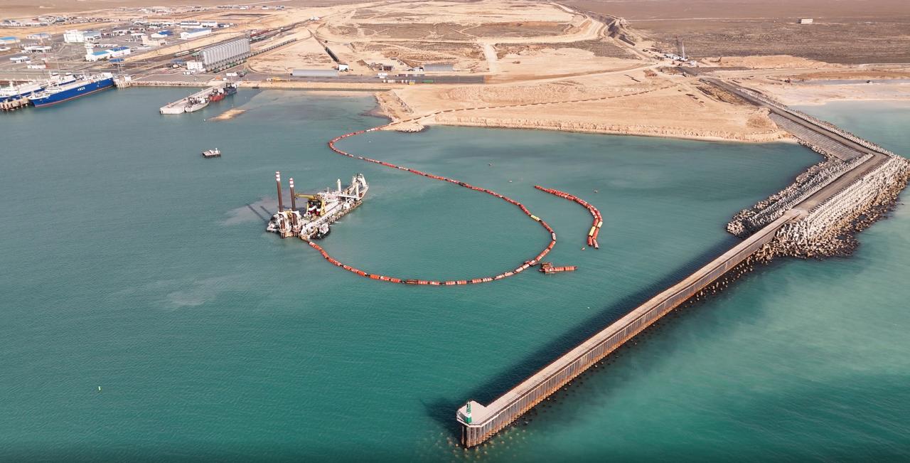 Казахстан разширява възможностите на пристанище Курък, за да ускори транспортния поток по Средния коридор