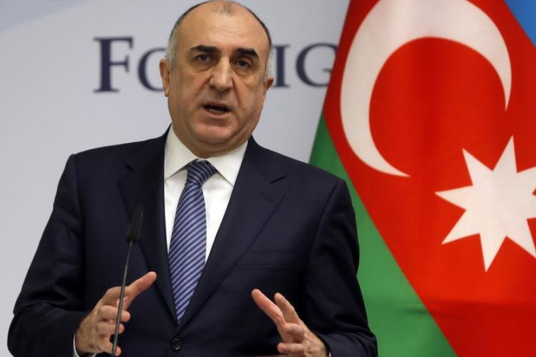 Азербайджан анонсировал скорое подписание крупного оружейного контракта с Россией