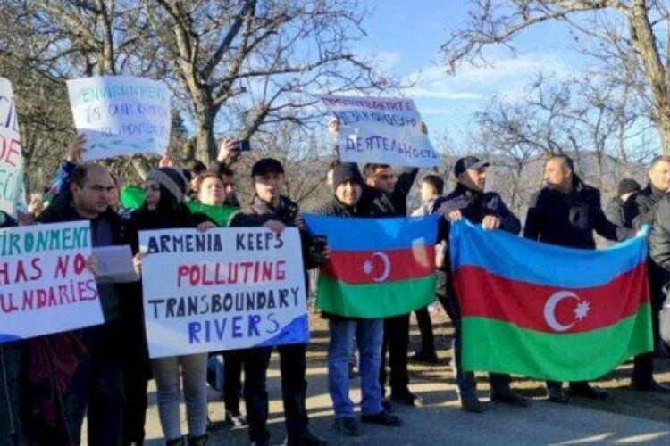 2022_12_30_Azerbaijanski_protest_na_Lachinskiya_pat_2.jpeg