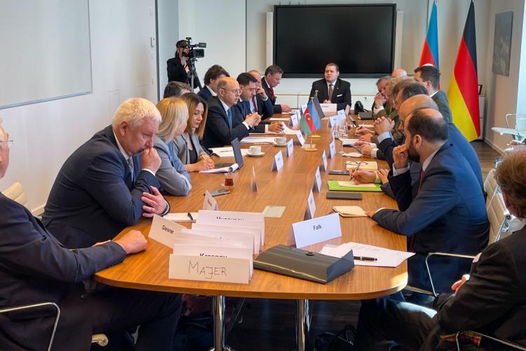 2023_03_29_Round_table-Azerbaijan-Berlin Energy_Transition_Dialogue.jpg