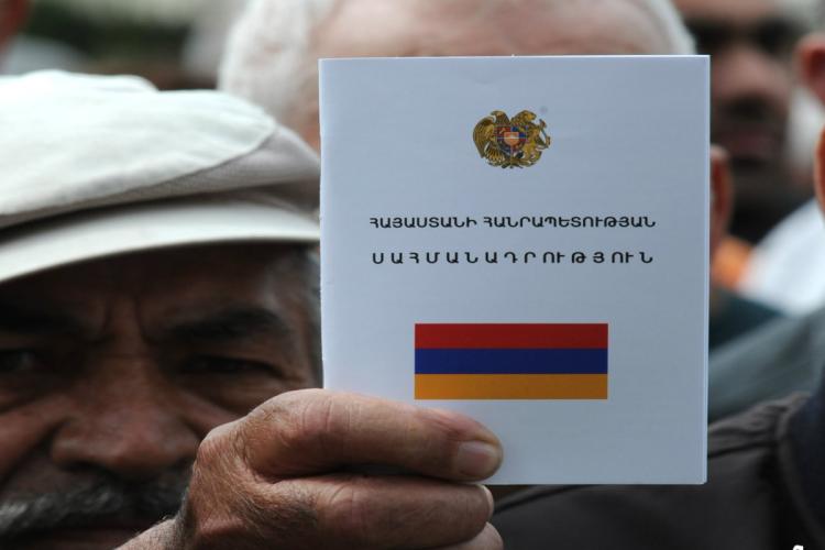 2024_04_08_2_konstitutziya_na_armenia.jpg