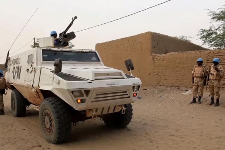 2024_05_29_armoured_vehicle_bastion_used_by_the_blue_helmets_of_the_minusma_in_the_goundam_array-mali_april_2015.jpg