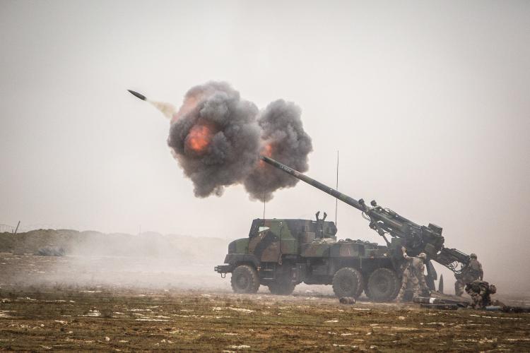 2024_06_18_french_caesar_self-propelled_howitzer_in_iraq.jpg