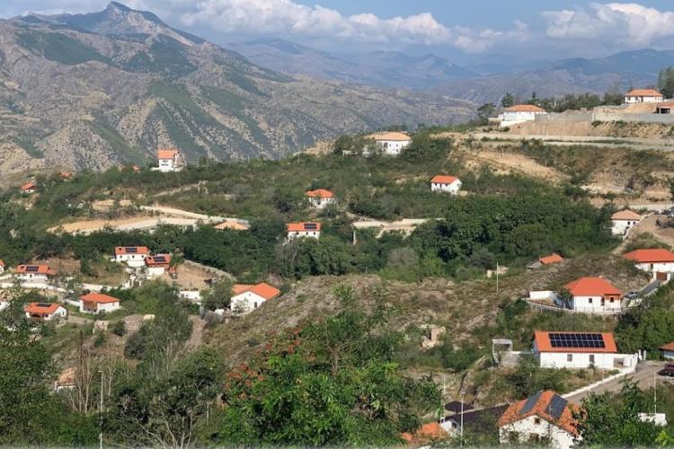 Азербайджан захранва освободените райони със слънчеви инсталации