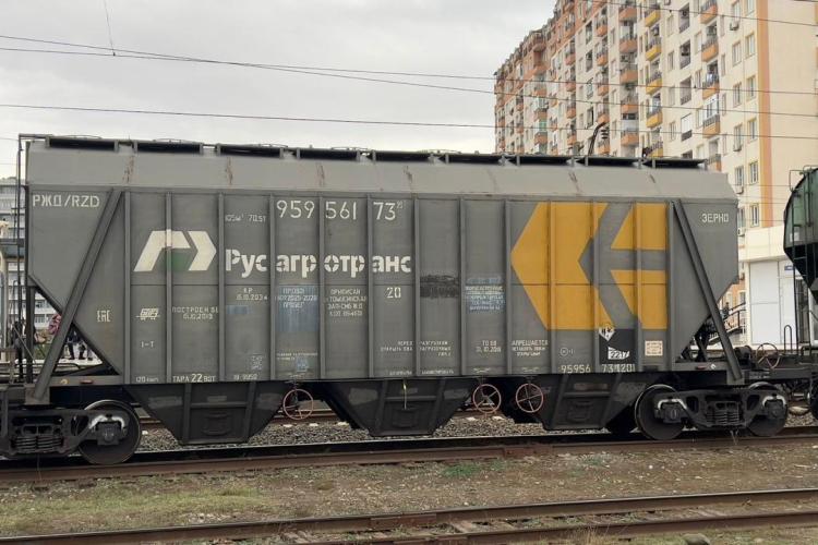 Azerbaijani tracks see passage of wheat train bound for Armenia